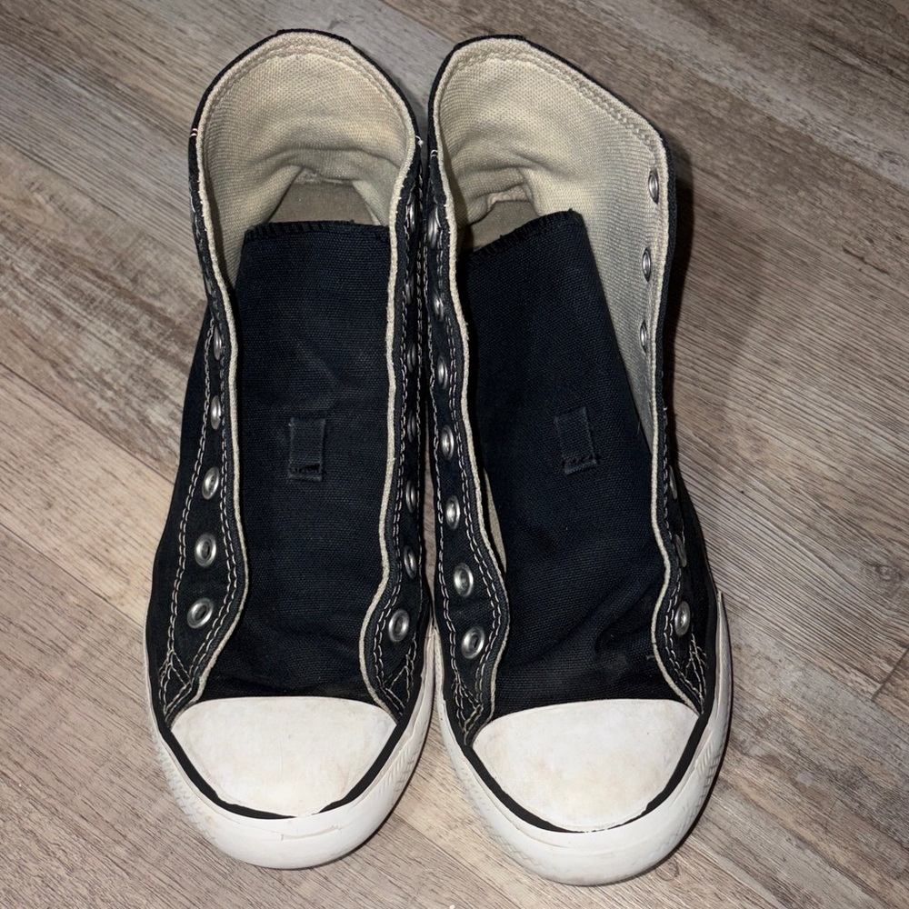 Classic Kids Canvas Slip-On Sneakers in Black and White Size 2